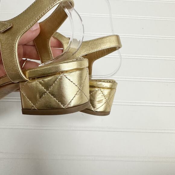 Chanel Gold Quilted CC Pearl Thong Sandals Metallic Lambskin 38.5 - Picture 12 of 16